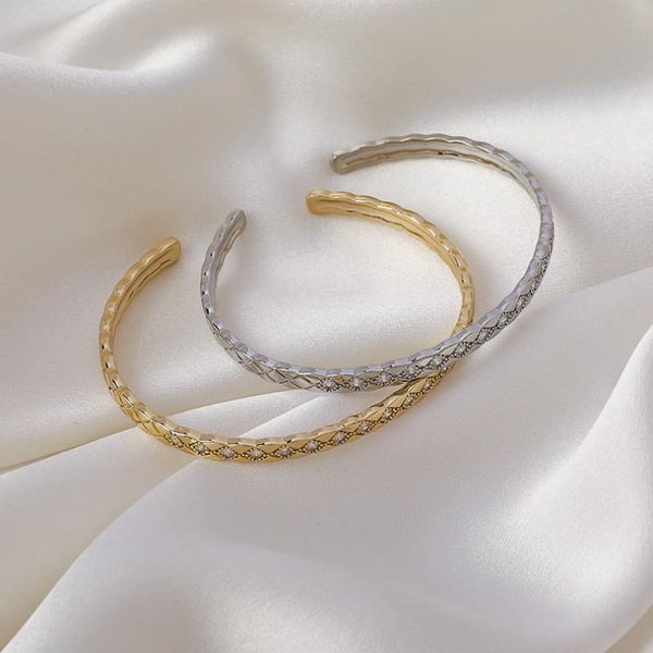 bangle 2021 arrival crystal trendy elegant simple zircon plaid open bracelet for women fashion geometric gold color metal party, Black 
bangle 2021 arrival crystal trendy elegant simple zircon plaid open bracelet for women fashion geometric gold color metal party, Black