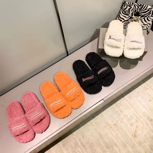 trendy wool slippers women solid color 1:1 embroidery flip flop winter original rubber non-slip wear-resistant bottom autumn sheep leather d, Black
trendy wool slippers women solid color 1:1 embroidery flip flop winter original rubber non-slip wear-resistant bottom autumn sheep leather d, Black