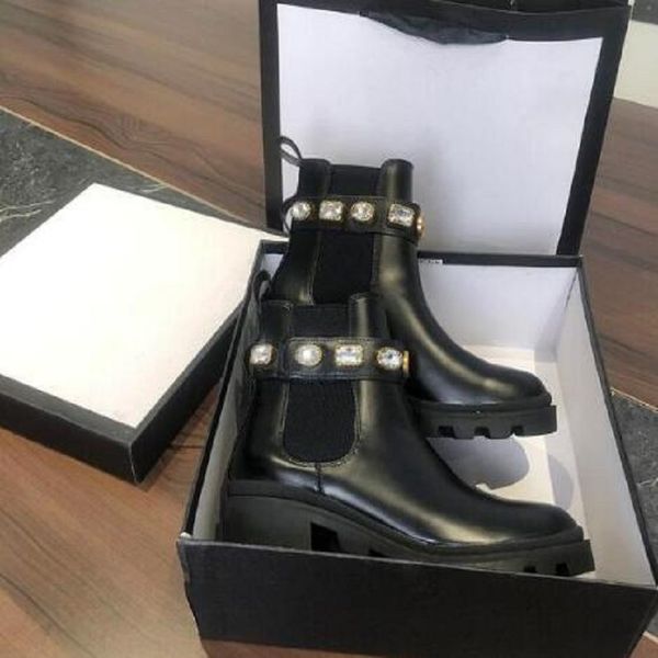 2022 women designer boots desert boot flamingos love arrow 100% real leather medal coarse non-slip winter shoes, Black
2022 women designer boots desert boot flamingos love arrow 100% real leather medal coarse non-slip winter shoes, Black