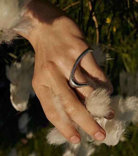 cluster rings 1pc 100% authentic 925 sterling silver glossy smooth gold /white irregular geometric band wider ring adjust tlj1087, Golden;silver
cluster rings 1pc 100% authentic 925 sterling silver glossy smooth gold /white irregular geometric band wider ring adjust tlj1087, Golden;silver