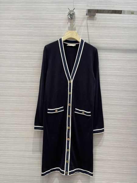 milan runway sweaters 2021 autumn winter v neck women's long sweaters high end jacquard cardigan women designer sweater 1007-7, White;black
milan runway sweaters 2021 autumn winter v neck women's long sweaters high end jacquard cardigan women designer sweater 1007-7, White;black