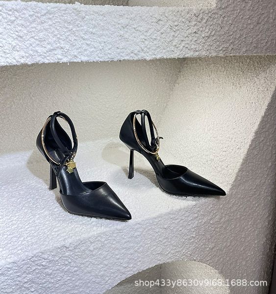 luxury dress shoes 2021 baida dign metal ring pointed baotou thin heel patent leather high heels for women, Black
luxury dress shoes 2021 baida dign metal ring pointed baotou thin heel patent leather high heels for women, Black