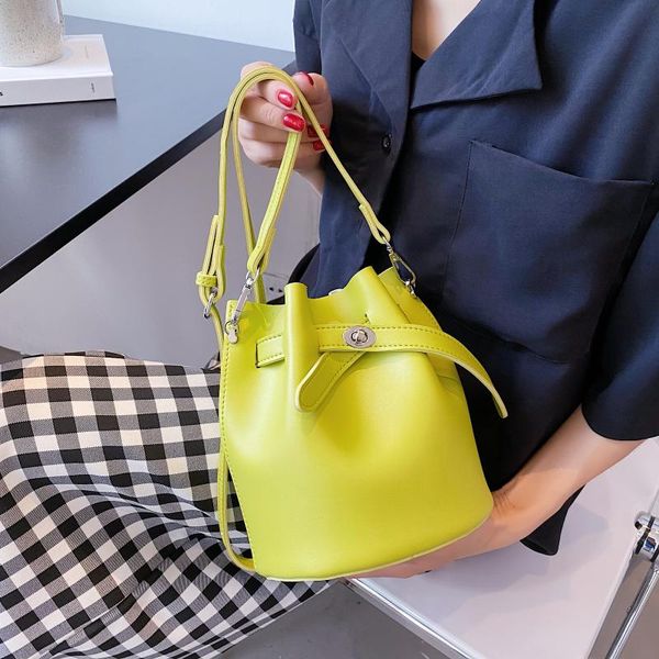 evening bags bucket bag women 2021 luxury designer lady shoulder cross body female vintage pu leather string bow handbags black purses
evening bags bucket bag women 2021 luxury designer lady shoulder cross body female vintage pu leather string bow handbags black purses