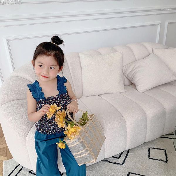 clothing sets mila chou 2021 summer girls sling shirt bloomers suit children's floral kids blue cropped pants 2-8 y, White
clothing sets mila chou 2021 summer girls sling shirt bloomers suit children's floral kids blue cropped pants 2-8 y, White