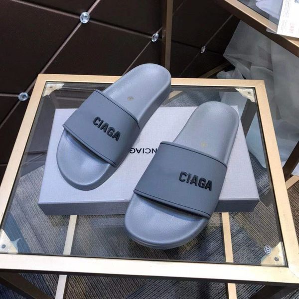 2021 men women sandals slipper designer shoes luxury slide summer fashion wide flat slippery flip flop flower box size 35-46, Black
2021 men women sandals slipper designer shoes luxury slide summer fashion wide flat slippery flip flop flower box size 35-46, Black