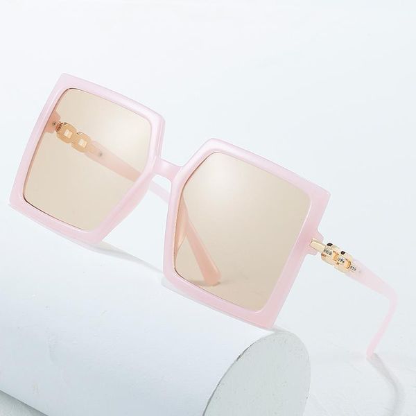 outdoor eyewear 2021 fashion square sunglasses women men gradients lens alloy diamond decoration frame cute lady style designer
outdoor eyewear 2021 fashion square sunglasses women men gradients lens alloy diamond decoration frame cute lady style designer