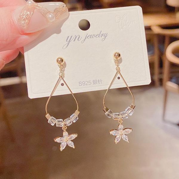stud arrive 14k real gold water drop zircon flower fashion s925 silver needle earrings for women cubic zc, Golden;silver
stud arrive 14k real gold water drop zircon flower fashion s925 silver needle earrings for women cubic zc, Golden;silver