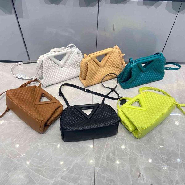 2021 embroidered grid embossed inverted triangle bag cloud candy color dumpling bag fashion shoulder menger
2021 embroidered grid embossed inverted triangle bag cloud candy color dumpling bag fashion shoulder menger