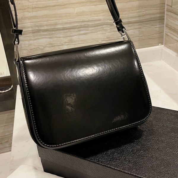 lady fashion designer wallets chain cowhide underarm bags plain leather famous messenger letter luxury shell shoulder bags handbag flowers h, Red;black
lady fashion designer wallets chain cowhide underarm bags plain leather famous messenger letter luxury shell shoulder bags handbag flowers h, Red;black