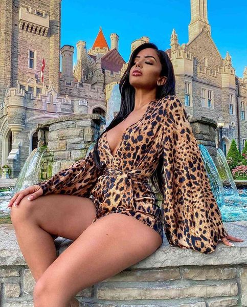 leopard printing v neck women jumpsuits lantern sleeve nightclub wear skinny flared short rompers autumn selling, Black;white
leopard printing v neck women jumpsuits lantern sleeve nightclub wear skinny flared short rompers autumn selling, Black;white
