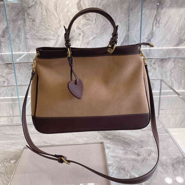 factory outlet design frosted ins hand 2021 new fashion one shoulder underarm women's foreign style messenger bag
factory outlet design frosted ins hand 2021 new fashion one shoulder underarm women's foreign style messenger bag