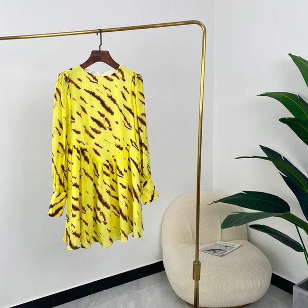 casual dresses 2021 autumn arrival france fashion style hand painting long sleeve yellow silk mini high quality, Black;gray
casual dresses 2021 autumn arrival france fashion style hand painting long sleeve yellow silk mini high quality, Black;gray
