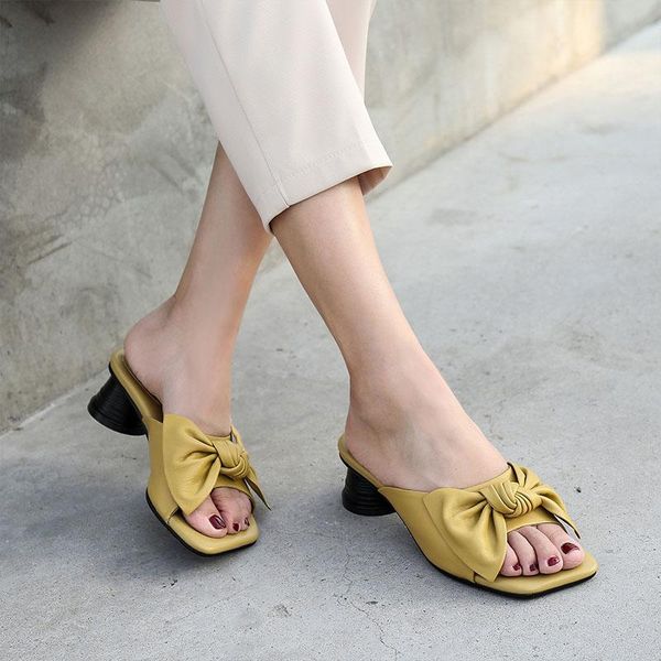 slippers vallu 2021 summer bowknot middle heel women's shoes leaky toe cool temperament fashionable female, Black
slippers vallu 2021 summer bowknot middle heel women's shoes leaky toe cool temperament fashionable female, Black