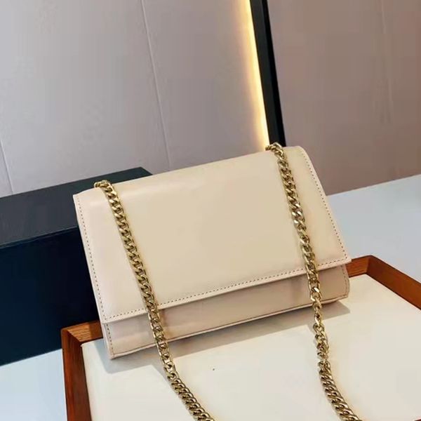 ladies luxurys designers bags cross body shoulder bag clutch purse selling two-color chain fashion classic leather wallet
ladies luxurys designers bags cross body shoulder bag clutch purse selling two-color chain fashion classic leather wallet
