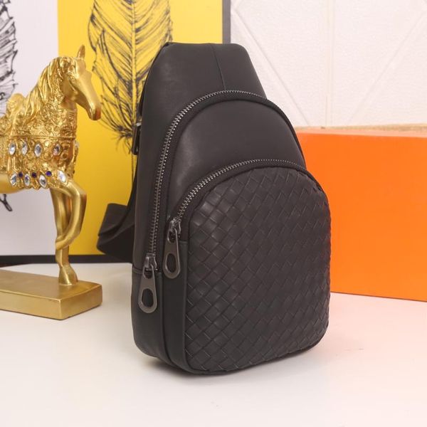 backpack 2021 fashion luxury weaving leather connecting men and women using bag
backpack 2021 fashion luxury weaving leather connecting men and women using bag