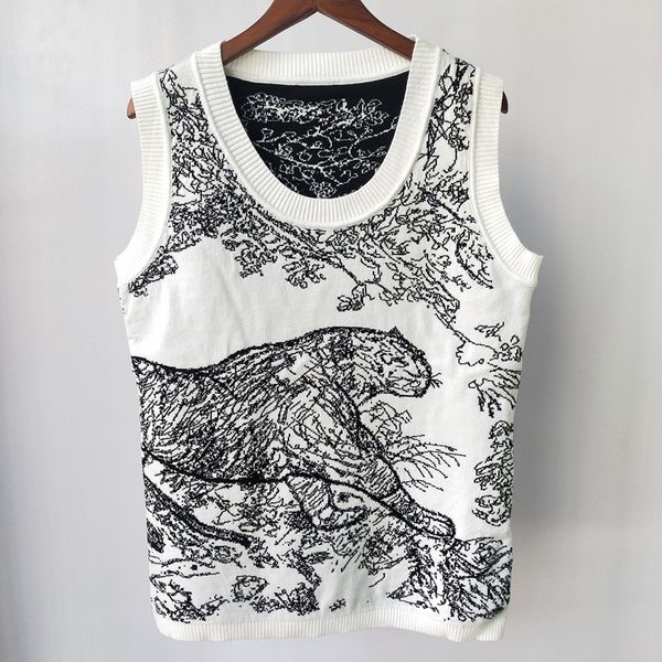 70% off 21 autumn new sleeveless animal jungle jacquard knitted vest for women, White;black
70% off 21 autumn new sleeveless animal jungle jacquard knitted vest for women, White;black