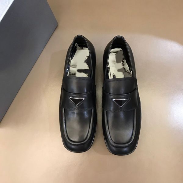 high-end men's shoes designer retro characteristic leisure brand fashion luxury and comfortable leather men's shoelace shoe box, Red;white
high-end men's shoes designer retro characteristic leisure brand fashion luxury and comfortable leather men's shoelace shoe box, Red;white