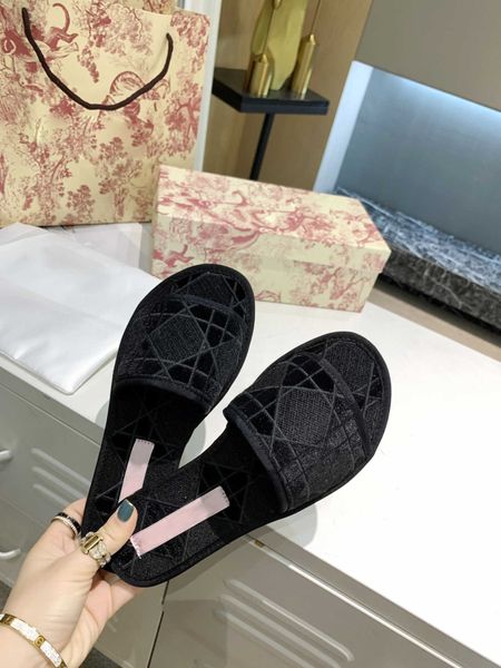 slippers 2021 summer new sheepskin slippers women's fashion watermark sandals zly {category}b55x, Black
slippers 2021 summer new sheepskin slippers women's fashion watermark sandals zly {category}b55x, Black