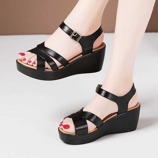 women's sandals summer 2021 new fashion wedge for middle-aged mothers high heel soft soled sandal outer wear y0714, Black