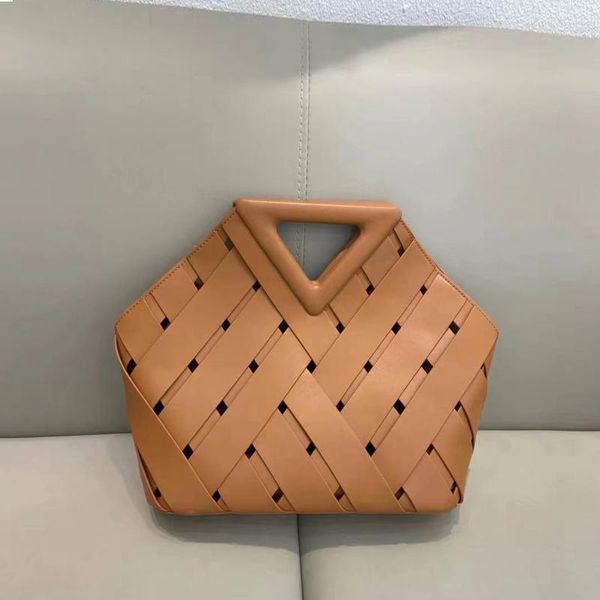 evening bags 2021 fashion women handbag genuine leather knitting triangle handle large shopping tote purse clutch hollow out sac
evening bags 2021 fashion women handbag genuine leather knitting triangle handle large shopping tote purse clutch hollow out sac