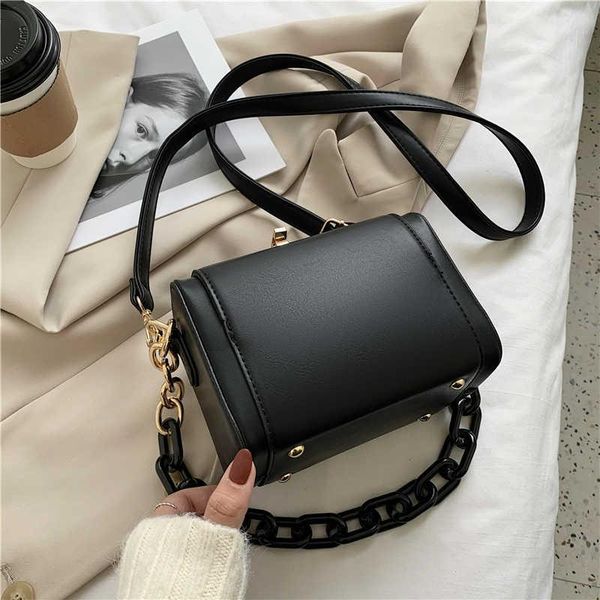 shoulder bags solid color square tote bag 2021 fashion pu leather women's designer handbag vintage messenger
shoulder bags solid color square tote bag 2021 fashion pu leather women's designer handbag vintage messenger