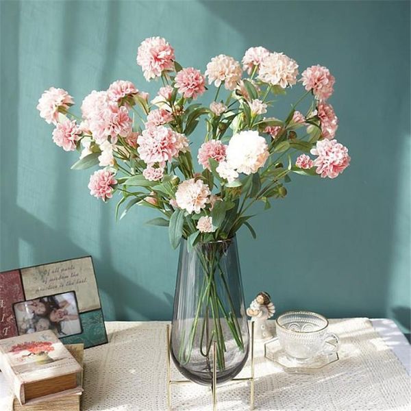 one fake long stem chamomile (6 heads/piece) 27.2" length simulation chrysanthemum for wedding centerpiece decorative flowers & wreaths
one fake long stem chamomile (6 heads/piece) 27.2" length simulation chrysanthemum for wedding centerpiece decorative flowers & wreaths