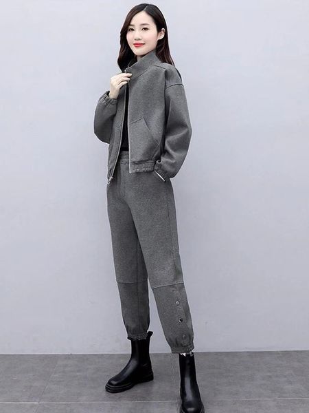 women's two piece pants casual fashion tooling suit spring and autumn western style, age reduction, thin small temperament two-piece, White
women's two piece pants casual fashion tooling suit spring and autumn western style, age reduction, thin small temperament two-piece, White