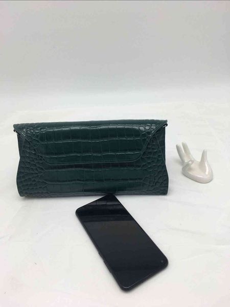 purse sale spring and summer leather dinner bag style versatile handbag crocodile pattern single shoulder diagonal women's bag
purse sale spring and summer leather dinner bag style versatile handbag crocodile pattern single shoulder diagonal women's bag