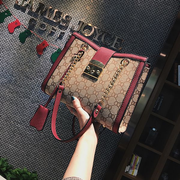 luxury 2020 autumn and winter new european and american fashion all-match casual atmosphere tote bag handbag shoulder bag fashion women bags
luxury 2020 autumn and winter new european and american fashion all-match casual atmosphere tote bag handbag shoulder bag fashion women bags