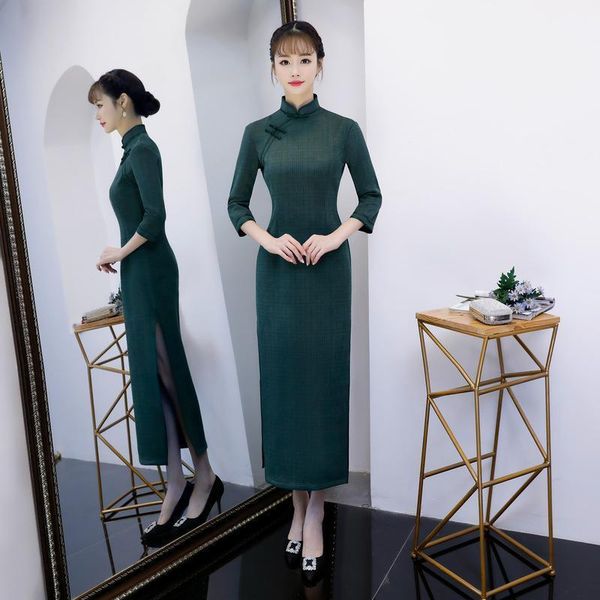casual dresses long cheongsam 2021 winter traditional chinese style dress novelty womens suede qipao slim party button vestido, Black;gray
casual dresses long cheongsam 2021 winter traditional chinese style dress novelty womens suede qipao slim party button vestido, Black;gray