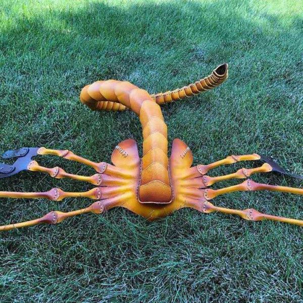 party masks 1 pc men's halloween horror rubber scary half face hugger scorpion props fashion women accessories 2021
party masks 1 pc men's halloween horror rubber scary half face hugger scorpion props fashion women accessories 2021