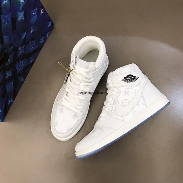 luxury designer shoes casual breathable calfskin with floral embellished black clear rubber outsole for high-sneakers are si
luxury designer shoes casual breathable calfskin with floral embellished black clear rubber outsole for high-sneakers are si