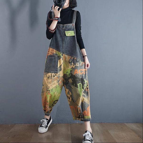 women rompers graffiti print denim jumpsuits overalls loose patchwork pocket jean pants female casual plus size macacao, Black;white
women rompers graffiti print denim jumpsuits overalls loose patchwork pocket jean pants female casual plus size macacao, Black;white