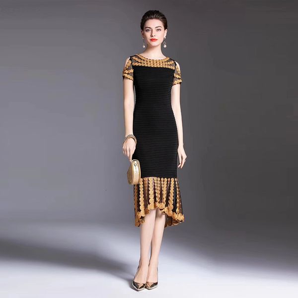 capris off sholder 2021 spring summer cocktail women o-neck sheer mesh embroidery patchwork midi party robe, Black;gray
capris off sholder 2021 spring summer cocktail women o-neck sheer mesh embroidery patchwork midi party robe, Black;gray