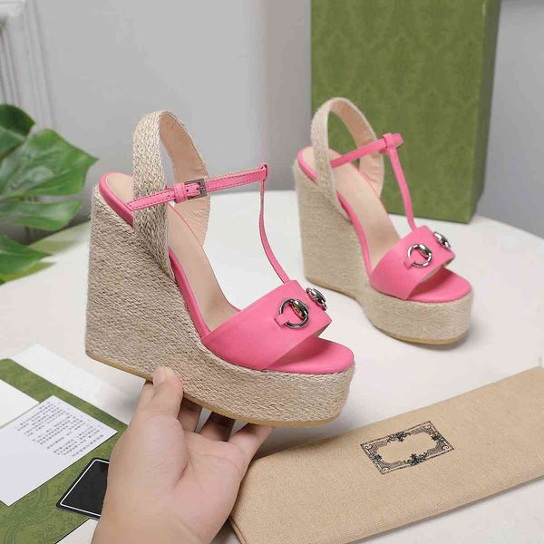 2021 designer luxury women thick bottom 13cm slippers classic leather sandals flat fashion casual shoes beach party wedding with box, Black
2021 designer luxury women thick bottom 13cm slippers classic leather sandals flat fashion casual shoes beach party wedding with box, Black