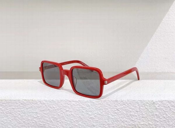332 red square sunglasses grey lens women sun glasses sonnenbrille gafas de sol with case box, White;black
332 red square sunglasses grey lens women sun glasses sonnenbrille gafas de sol with case box, White;black