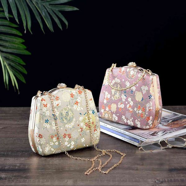 elegant retro chain handbag cheongsam evening bag wedding bridal clutch purse embroidery flower shoulder bag
elegant retro chain handbag cheongsam evening bag wedding bridal clutch purse embroidery flower shoulder bag