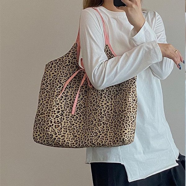 evening bags large capacity female canvas handbags fashion leopard pattern women shoulder contrasting color ladies travel casual tote
evening bags large capacity female canvas handbags fashion leopard pattern women shoulder contrasting color ladies travel casual tote