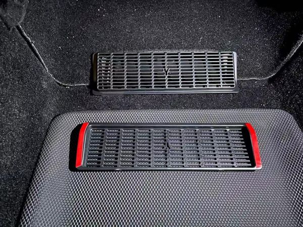 2pcs 2021 for tesla model y backseat air vent cover air flow vent grille protection rear seat air condition outlet accessori
2pcs 2021 for tesla model y backseat air vent cover air flow vent grille protection rear seat air condition outlet accessori