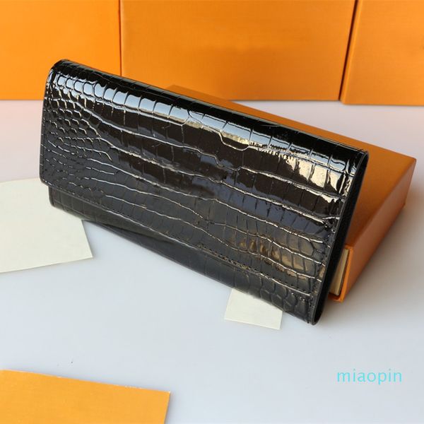 womens wallets designers bags lou brand men wallet tote fashion luxury designer purses handbags card holder , cards bag coin purse europe, Red;black
womens wallets designers bags lou brand men wallet tote fashion luxury designer purses handbags card holder , cards bag coin purse europe, Red;black