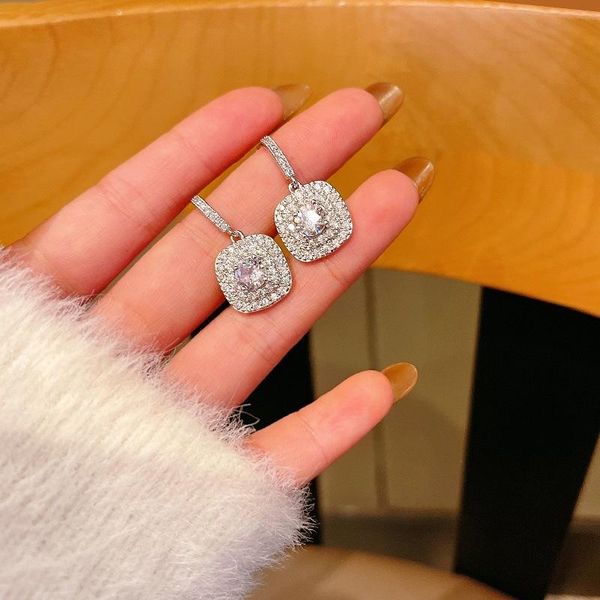 stud 2021 arrival trendy exquisite square micro zircon inlaid earrings for women small fashion crystal jewelry, Golden;silver
stud 2021 arrival trendy exquisite square micro zircon inlaid earrings for women small fashion crystal jewelry, Golden;silver