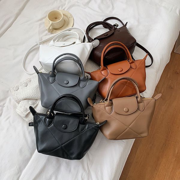 hangbags women's bag 2021 autumn korean fashion dumpling splicing single shoulder messenger
hangbags women's bag 2021 autumn korean fashion dumpling splicing single shoulder messenger