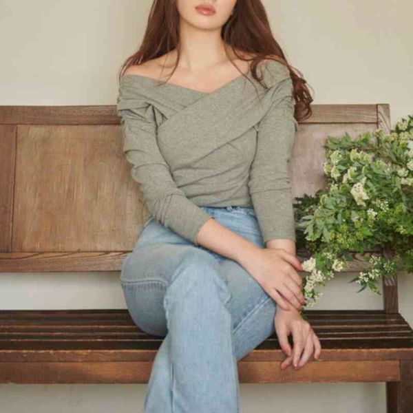 all match half sleeve knitted tees cross v-neck folds design solid t shirt for women summer office lady bottoming 210514, White
all match half sleeve knitted tees cross v-neck folds design solid t shirt for women summer office lady bottoming 210514, White