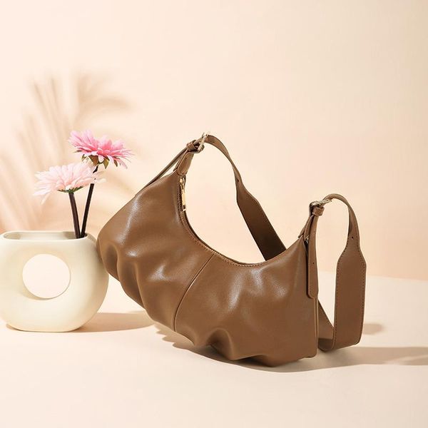 evening bags 2021 women's retro fashion cloud underarm trendy leisure handbags single shoulder solid pleated baguette hobos bag
evening bags 2021 women's retro fashion cloud underarm trendy leisure handbags single shoulder solid pleated baguette hobos bag