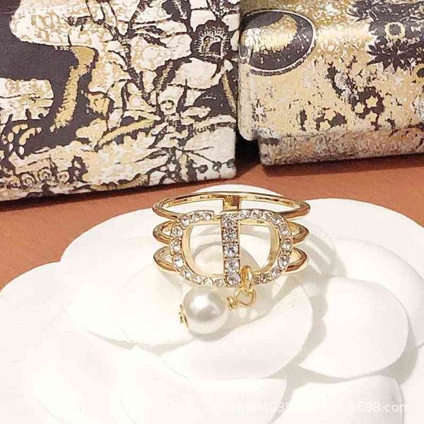 75%off outlet new family index finger female letter full pearl fashion niche ring brass material, Silver
75%off outlet new family index finger female letter full pearl fashion niche ring brass material, Silver