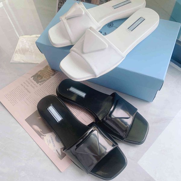 p family 2021 summer new patent leather square letter triangle cool slipper muller shoes wear casual slipperszly, Black
p family 2021 summer new patent leather square letter triangle cool slipper muller shoes wear casual slipperszly, Black