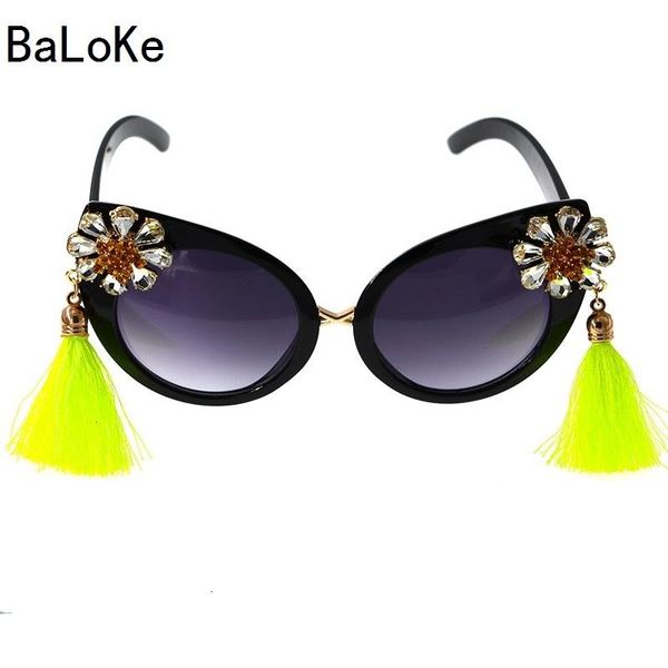 sunglasses fashion luxury baroque retro crystal flowers tassel women brand designer cat eye glasses female vintage accessories, White;black
sunglasses fashion luxury baroque retro crystal flowers tassel women brand designer cat eye glasses female vintage accessories, White;black