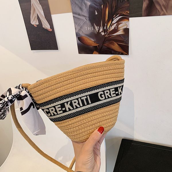 luxury design handbag d family letter women's 2021 new versatile vegetable basket single shoulder slant cross hand woven bag
luxury design handbag d family letter women's 2021 new versatile vegetable basket single shoulder slant cross hand woven bag