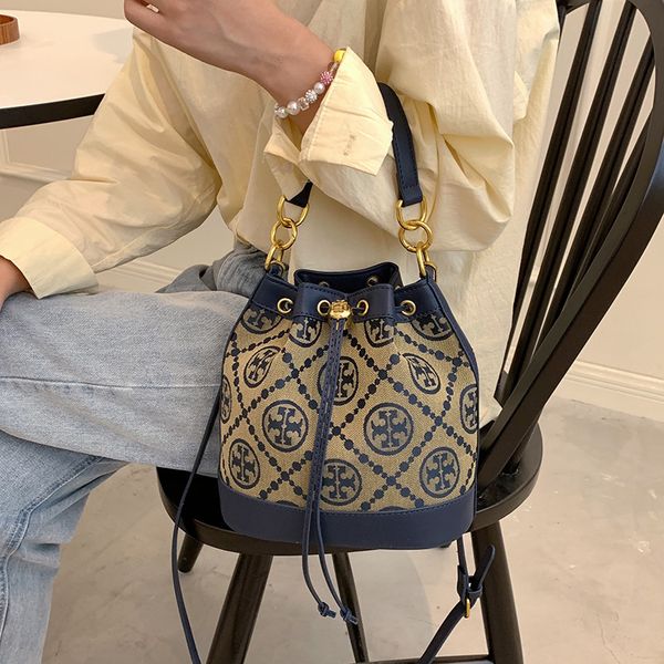 luxury trendy bags new women's bags 2021 new bags women's bag song same white embroidery denim canvas small one shoulder portable
luxury trendy bags new women's bags 2021 new bags women's bag song same white embroidery denim canvas small one shoulder portable