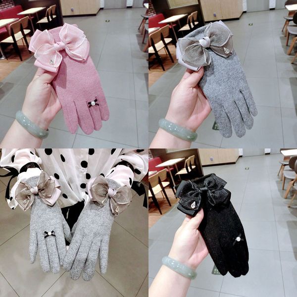 gloves autumn and winter touch screen cashmere thickened warm bow wool cycling student finger female, Blue;gray
gloves autumn and winter touch screen cashmere thickened warm bow wool cycling student finger female, Blue;gray